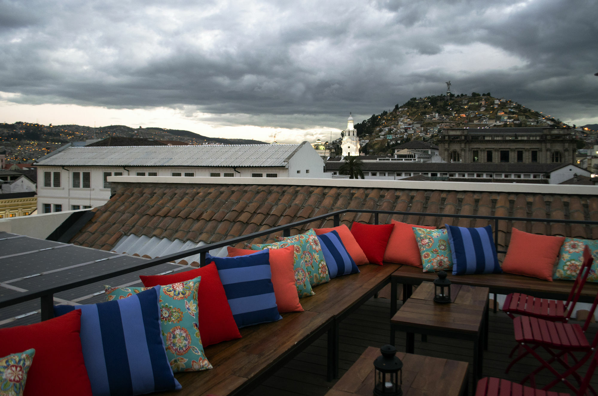 Carlota Sustainable Design Hotel 基多 外观 照片